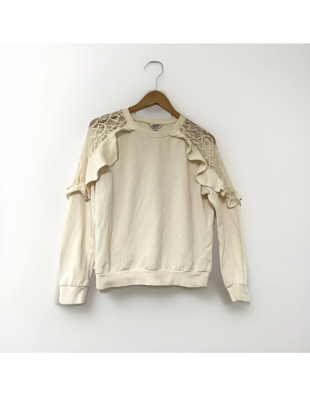 Y2K Vintage Arizona Jeans Brand Retro Cream Blouse Medium Ruffled Lace Shoulders